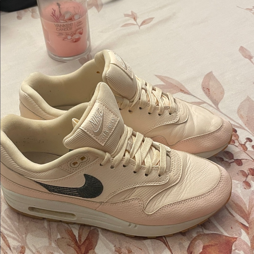 Nike Air Max Women's Pink and Black Sneakers